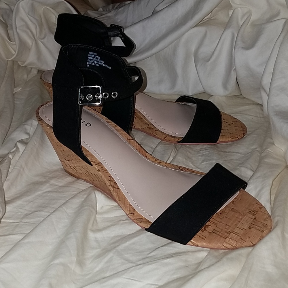 Torrid cork wedges